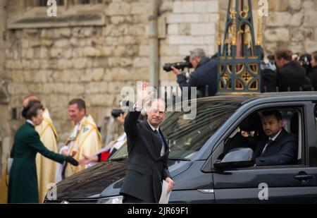 Londra uk 29 marzo 2022 il Principe Edoardo lascia Westminster Abbey dopo aver prestato il servizio di ringraziamento per la vita di S.A.R. il principe Filippo Duca di Edimburgo Foto Stock