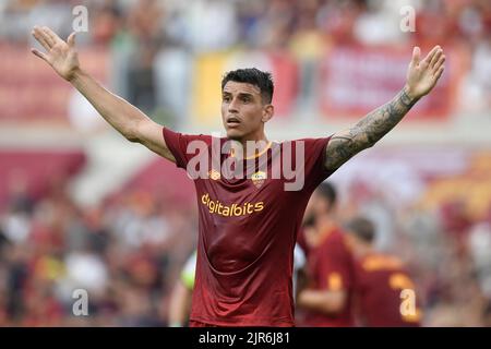 Roma, Italia. 22nd ago, 2022. Roger Ibanez di AS Roma durante la Serie Una partita di calcio tra AS Roma e US Cremonese allo stadio Olimpico di Roma (Italia), 22th agosto 2022. Foto Antonietta Baldassarre/Insidefoto Credit: Insidefoto di andrea staccioli/Alamy Live News Foto Stock