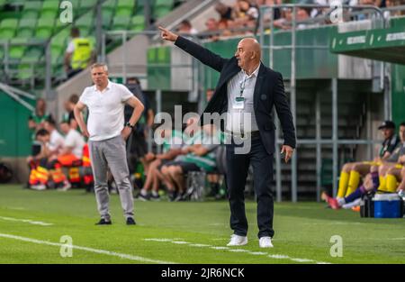 Budapest, Ungheria – 13 luglio 2022. Allenatore di Ferencvaros Stanislav Cherchesov durante la partita di qualificazione della UEFA Champions League Ferencvaros vs Tobol (5-1). Foto Stock