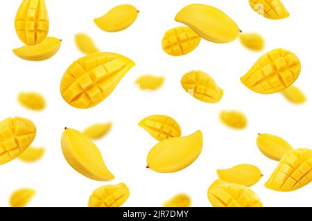 Mango giallo cadente isolato su sfondo bianco, fuoco selettivo Foto Stock