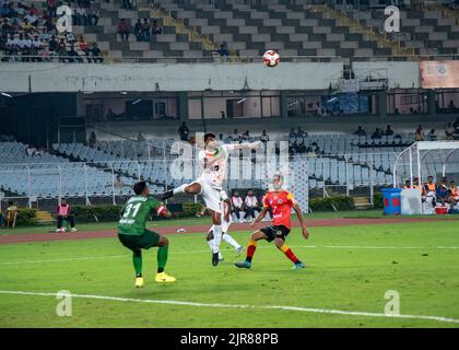 Kolkata, India. 22nd ago, 2022. L'East Bengala FC e la squadra di calcio della Marina indiana hanno disputato un pareggio di 0-0 nella Durand Cup. L'East Bengala FC ha iniziato la sua campagna di Coppa Durand 131st con un tiraggio senza testa contro la Marina indiana in uno scontro di Gruppo B al Vivekananda Yuba Bharati Kirrangan (VYBK). (Foto di Amlan Biswas/Pacific Press) Credit: Pacific Press Media Production Corp./Alamy Live News Foto Stock