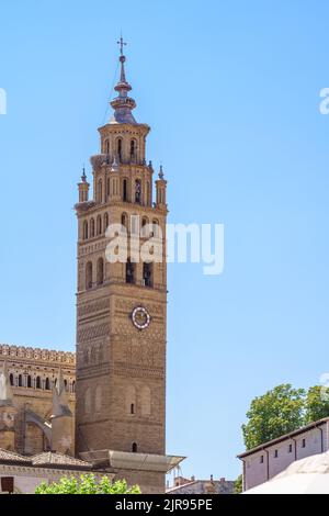 Vista del campanile della Cattedrale di Tarazona in Aragona, Spagna Foto Stock