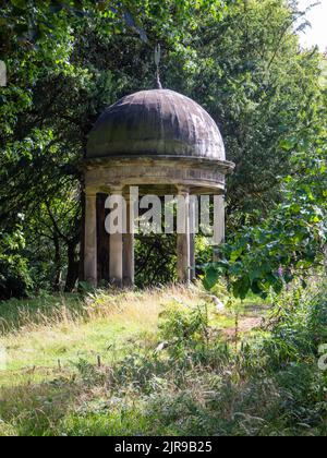 Tempio di Diana situato nello storico Wilderness Garden di Adlington Hall Foto Stock