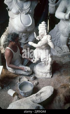 Ganpati Festival, idoli in laboratorio, Mumbai, Maharashtra, India. Foto Stock