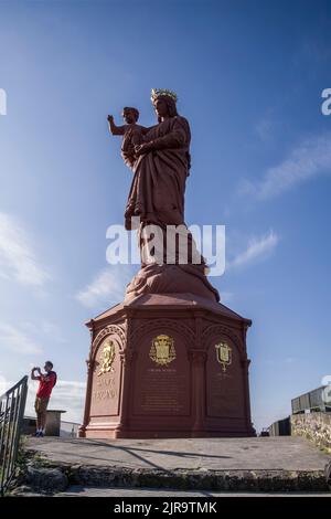 Le Puy-en-Velay (Francia centro-meridionale): Statua di Notre-Dame-de-France in cima alla roccia Corneille Foto Stock