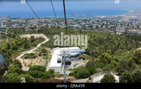 Viste pittoresche di Haifa viste dalla cabinovia Rachbalit a Haifa, Israele. Foto Stock