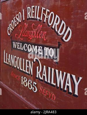 Croeso i Reilffordd Llangollen Railway, dal 1865 segno, Denbighshire, Galles del Nord, Regno Unito Foto Stock