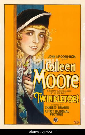 Poster del film d'epoca per il film drammatico romantico e silenzioso americano Twinkletoes feat Colleen Moore del 1926. Vecchio film pubblicità. Foto Stock