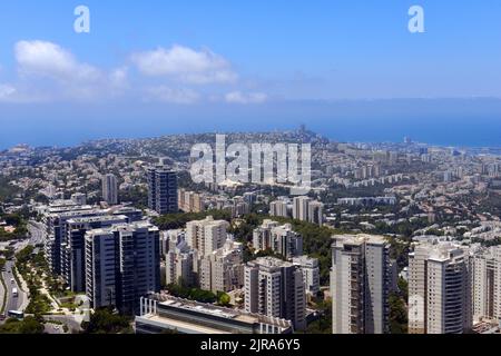 Una vista pittoresca di Haifa vista dall'Università di Haifa. Foto Stock