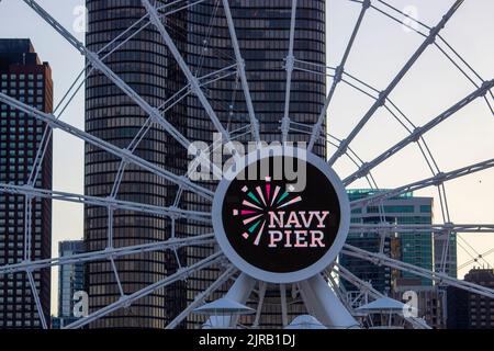 Un testo del Navy Pier Chicago sulla ruota panoramica, primo piano Foto Stock
