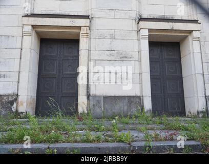 Traduzione Zeppelinfeld Zeppelin campo tribuna progettato dall'architetto Albert Speer come parte del raduno partito nazista a Nuernberg, Germania Foto Stock