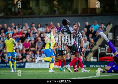 Cleethorpes, Regno Unito. 23rd ago, 2022. Sam Surridge #16 di Nottingham Forest segna la sua squadra al secondo posto del gioco a Cleethorpes, Regno Unito, il 8/23/2022. (Foto di Ritchie Sumpter/News Images/Sipa USA) Credit: Sipa USA/Alamy Live News Foto Stock