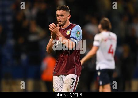 John McGinn #7 di Aston Villa applaude i fan alla fine del gioco Foto Stock