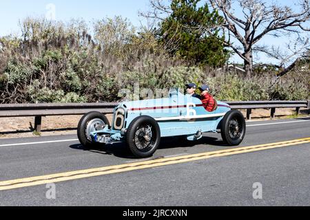 1933 Alfa Romeo 8C 2300 Brianza Monza guidare il tour di Pebble Beach su HWY1 Carmel California 2022 Foto Stock