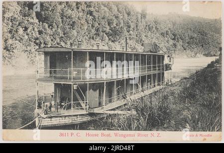 House Boat, Wanganui River, Nuova Zelanda, 1909, Whanganui River, Di Muir & Moodie. Foto Stock