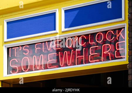 Neonreklame auf dem Broadway; Nashville, Tennessee, Vereinigte Staaten von Amerika Foto Stock