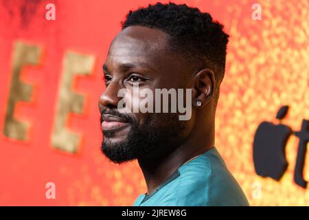 Los Angeles, Stati Uniti. 23rd ago, 2022. LOS ANGELES, CALIFORNIA, USA - 23 AGOSTO: L'attore nigeriano-americano Dayo Okeniyi arriva alla Los Angeles Premiere della Serie originale di Apple TV 'See' Season 3 tenutasi presso il complesso teatrale Directors Guild of America (DGA) il 23 agosto 2022 a Los Angeles, California, Stati Uniti. (Foto di Xavier Collin/Image Press Agency) Credit: Image Press Agency/Alamy Live News Foto Stock