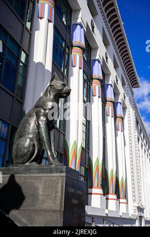 Greater London House - Art Deco Egyptian Revival Black Cat Factory, ex Carreras Cigarette Factory - Mornington Crescent, Camden, Londra Foto Stock