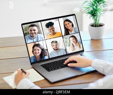 meeting online business comunicazione computer tecnologia video conferenza laptop chiamata team amico lavoro Foto Stock