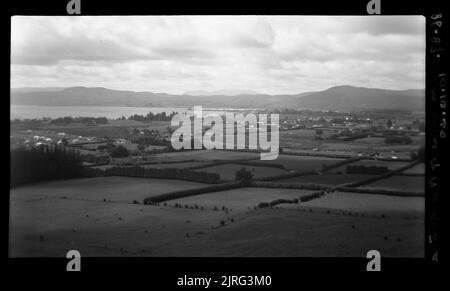 Wellington-Taihape-Rotorua-CEN : dal pendio Ngongotaha, 10 ottobre 1948, di Leslie Adkin. Foto Stock
