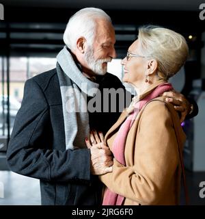 Momento intimo tra marito e moglie Foto Stock