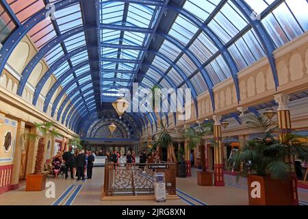 All'interno dei Winter Gardens, 97 Church St, Blackpool, Lancashire, Inghilterra, REGNO UNITO, FY1 1HL Foto Stock