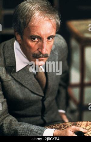 PETER VENDITORI, LA TRAMA FIENDISH DI DR. FU MANCHU, 1980 Foto Stock