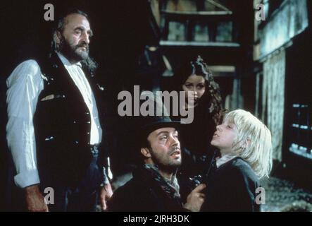 GEORGE C. SCOTT, tim curry, CHERIE LUNGHI, RICHARD CHARLES, OLIVER TWIST, 1982 Foto Stock