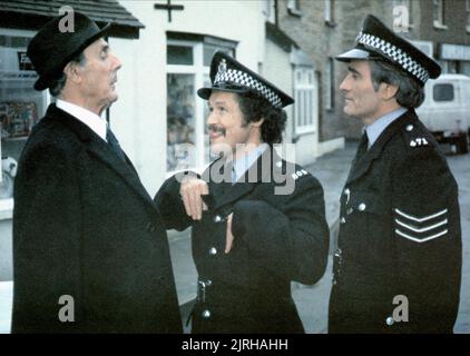 ERIC SYKES, BOBBY BALL, TOMMY CANNON, i ragazzi in blu, 1982 Foto Stock