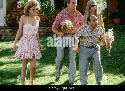 CHLOE WEBB, Arnold Schwarzenegger, DANNY DEVITO, Kelly Preston, gemelli, 1988 Foto Stock