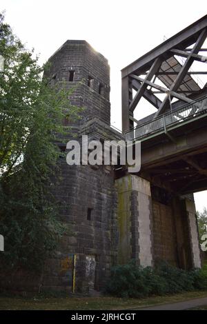 Vecchio ponte ferroviario attraverso il Reno, Kronprinz Wilhelm Brücke vicino a Urmitz ed Engers Foto Stock