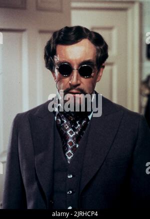 PETER VENDITORI, LA TRAMA FIENDISH DI DR. FU MANCHU, 1980 Foto Stock