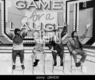 MATTHEW KELLY, SARAH KENNEDY, HENRY KELLY, JEREMY BEADLE, GIOCO PER UNA RISATA, 1981 Foto Stock