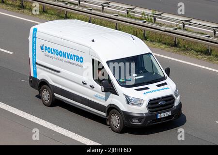 Polygonvatro Ford Transit van sull'autostrada Foto Stock