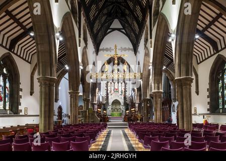 La navata della cattedrale di Perth, Scozia. La cattedrale risale per la maggior parte al 1850 ed è un edificio di categoria A. Foto Stock