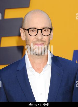 LOS ANGELES, CA - 23 AGOSTO: Il direttore John Hamburg partecipa alla prima di Los Angeles del "Me Time" di Netflix al Regency Village Theatre il 23 agosto 20 Foto Stock