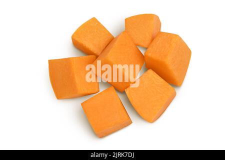 Zucca arancione fresca isolata su sfondo bianco con profondità di campo completa. Vista dall'alto. Disposizione piatta Foto Stock