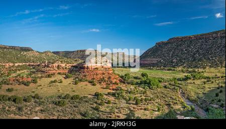 Formazioni di arenaria, ex area di Orchard, create nel 1881, nel Canadian River Canyon, aka Mills Canyon, Kiowa National Grassland, New Mexico, USA Foto Stock