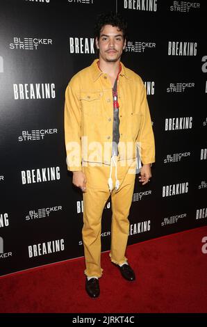 24 agosto 2022 - West Hollywood, California - Aaron Dominguez. Los Angeles Special Screening of ''BREAKING'' tenuto al London West Hollywood di Beverly Hills a West Hollywood. (Credit Image: © FS/AdMedia via ZUMA Press Wire) Foto Stock