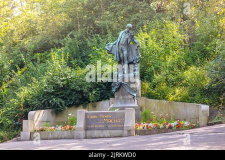Statua in bronzo del poeta Karel Hynek Macha nei giardini Petrin, Praga, repubblica Ceca Foto Stock