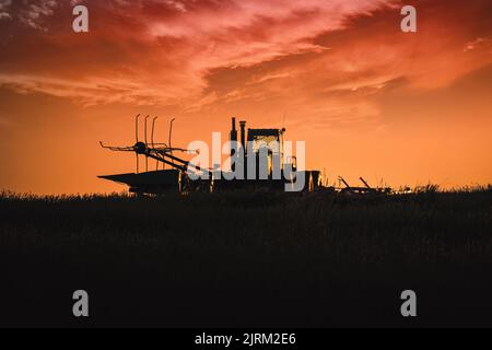 Tramonto sulla fattoria del Midwest Foto Stock