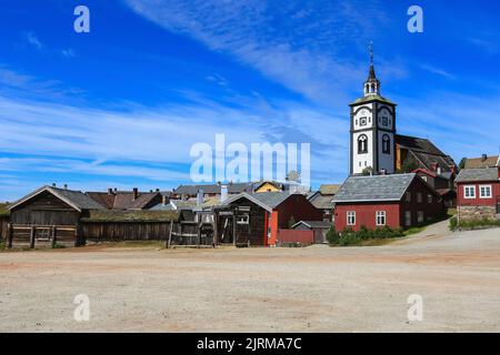 Vecchia chiesa di Roeros. Roeros è un comune della contea di Trøndelag, in Norvegia, nonché la città mineraria . Gli abitanti moderni di Røros lavorano ancora Foto Stock