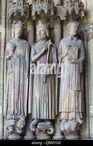 Regina Ultrogothe, Re Childebert e Saint Vincent - Porch di Saint-Germain l'Auxerrois, Place du Louvre, Parigi Foto Stock