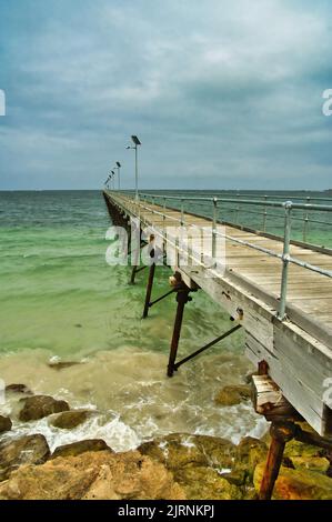 Lo storico Jetty di Elliston a Elliston, sulla costa occidentale della Penisola di Eyre, Australia Meridionale Foto Stock