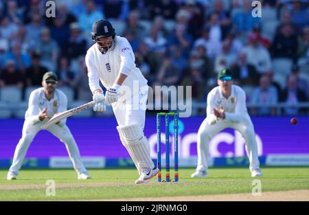 L'inglese Jonny Bairstow ha piombato durante il giorno uno della seconda partita LV= Insurance Test all'Emirates Old Trafford, Manchester. Data immagine: Giovedì 25 agosto 2022. Foto Stock