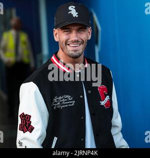 Warrington, Regno Unito. 25th ago, 2022. Jacques o'Neill ex Castleford giocatore e 2022 Love Island concorrente durante la Super League match tra Warrington Wolves e Castleford allo stadio Halliwell Jones di Warrington, Regno Unito, il 25 agosto 2022. Foto di Simon Hall. Solo per uso editoriale, licenza richiesta per uso commerciale. Non è utilizzabile nelle scommesse, nei giochi o nelle pubblicazioni di un singolo club/campionato/giocatore. Credit: UK Sports Pics Ltd/Alamy Live News Foto Stock