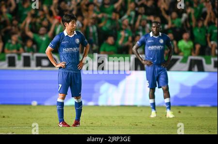 Hyunseok Hong di Gent sembra sconsolato durante una partita di calcio tra Cypriot Omonia Nicosia e Belga KAA Gent a Nicosia, Cipro giovedì 25 agosto 2022, la tappa di ritorno dei play-off per il concorso UEFA Europa League. FOTO DI BELGA DAVID CATRY Foto Stock