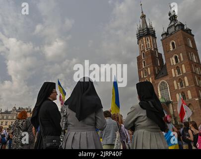 Cracovia, Polonia. 24 agosto, 2022. Gli ucraini che vivono a Cracovia celebrano la loro Giornata dell'Indipendenza Foto Stock