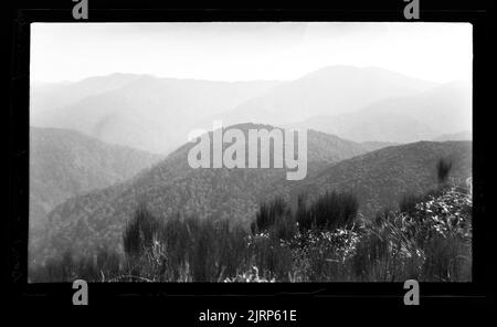 Tararua Range ..., 02 aprile 1932, da Leslie Adkin. Foto Stock