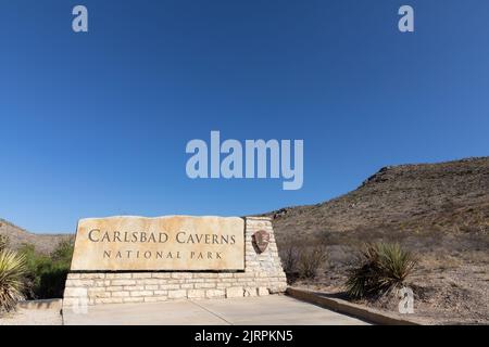 Cartello d'ingresso al parco nazionale delle Carlsbad Caverns Foto Stock